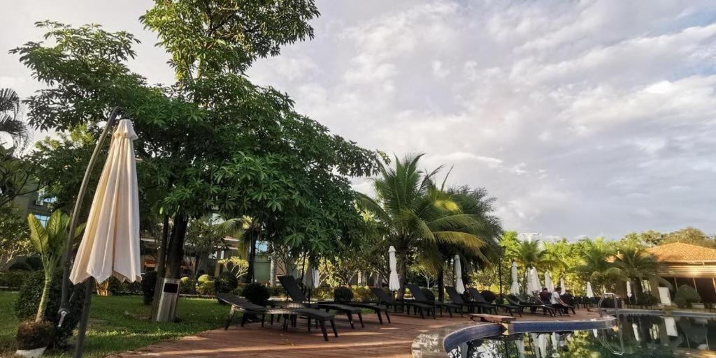 Dork Jumpa Hotel Vientiane Dış mekan fotoğraf