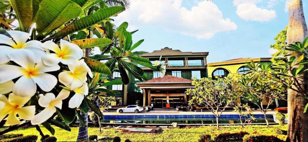 Dork Jumpa Hotel Vientiane Dış mekan fotoğraf