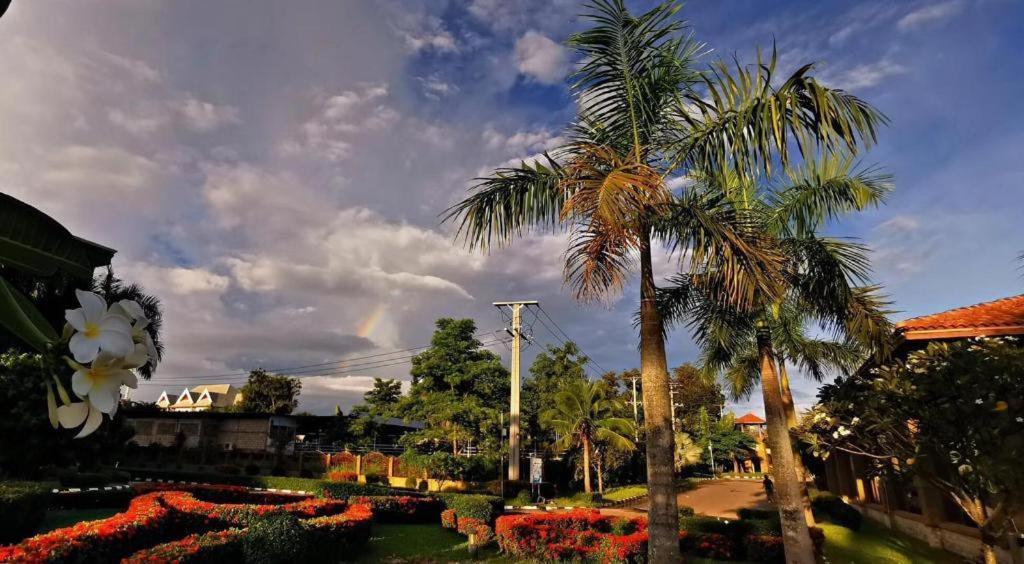 Dork Jumpa Hotel Vientiane Dış mekan fotoğraf